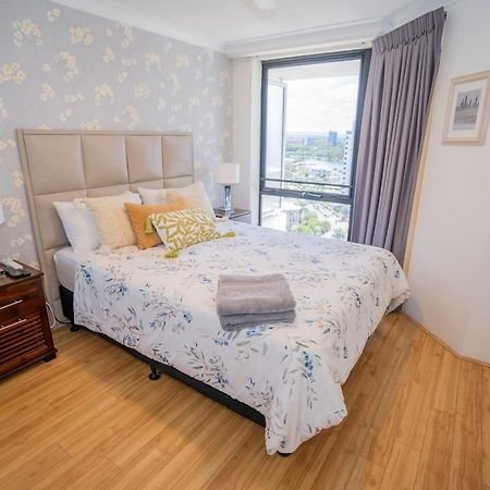 גולד קוסט Large Surfers Paradise Apartment With Fantastic Views מראה חיצוני תמונה